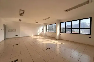 Sala comercial para alugar na Rua Frei Gaspar, Centro, Santos