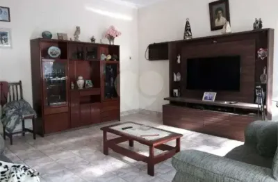 Casa com 2 quartos à venda na Rua Princesa Isabel, Vila Belmiro, Santos