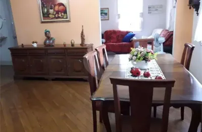 Casa com 3 quartos à venda na Rua Pedro Américo, Campo Grande, Santos
