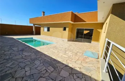 Casa em condomínio fechado com 3 quartos à venda no Centro, Igaratá 