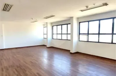 Sala comercial para alugar na Rua Frei Gaspar, Centro, Santos