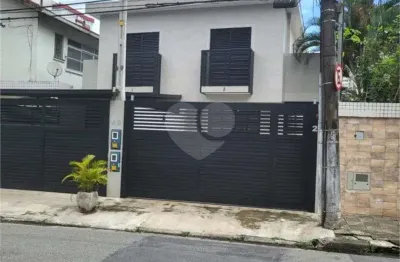 Casa com 3 quartos à venda na Rua Alberto Baccarat, Boqueirão, Santos