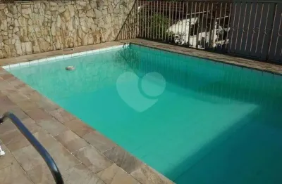 Casa com 3 quartos à venda na Rua Pérsio Queiroz Filho, Encruzilhada, Santos