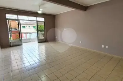 Casa com 3 quartos à venda na Rua José Gonçalves da Mota Jr., Vila Belmiro, Santos