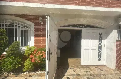 Casa com 3 quartos à venda na Rua Alberto Baccarat, Boqueirão, Santos