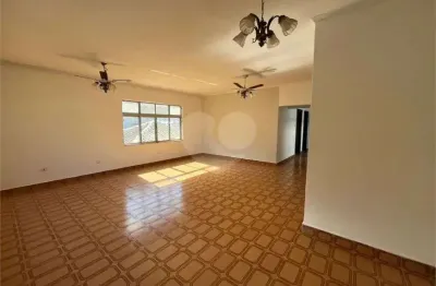 Sobrado com 3 quartos à venda ou para locação em marapé - sp