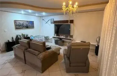 Casa com 5 quartos à venda na Rua Visconde de Cayru, Campo Grande, Santos