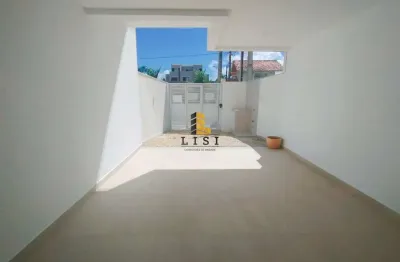 Casa sobrado duplex com 2 suítes e amplo espaço externo