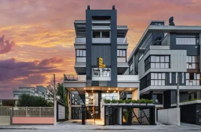 Cobertura nova com 2 suítes à venda na praia de canto grande, bombinhas/sc.