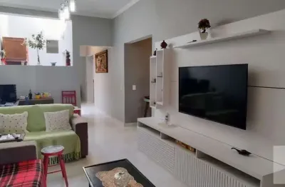 Casa para venda em boituva, residencial vitiello, 3 dormitórios, 2 suítes, 3 banheiros, 2 vagas