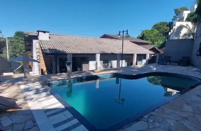 Casa  a venda 2 dormitórios com piscina  em bairro nobre de atibaia
