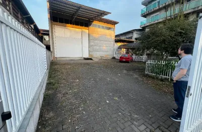 Galpão 217m² no guanabara - pé direito 7,5 metros - oportunidade para sua empresa!