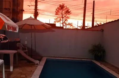 Casa com piscina para alugar temporada na praia martim de sá em caraguatatuba-sp