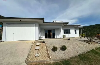 Casa com amplo terreno em três riachos em biguaçu/sc