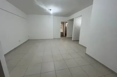 Sala comercial localizada no canal 5, aparecida, santos/sp.