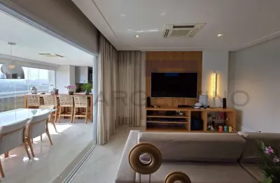 272 m² | 4 suítes | 3 vagas + box | decorado e mobiliado | andar alto