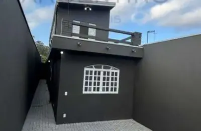 Sobrado moderno e funcional no início do Jardim Rodeio - colado no Mogilar.