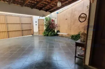 Casa térrea em excelente localização na vila oliveira