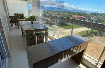 Excelente apartamento com condomínio de frente para praia