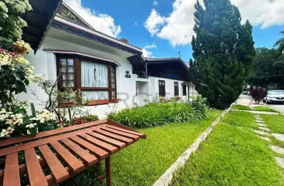 Casa comercial com 3 salas para alugar na Avenida Laurinda Cardoso Mello Freire, Vila Oliveira, Mogi das Cruzes