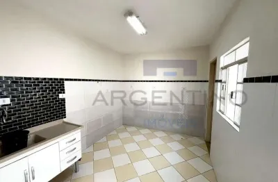 Casa na vila industrial   2 domotórios    ( sem garagem )