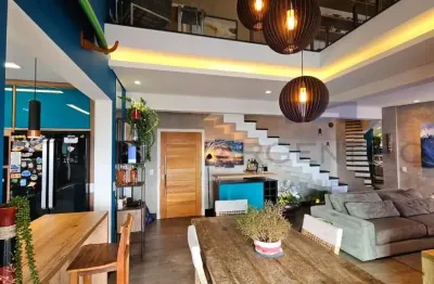 Duplex de 153m² com 3 dormitórios, escritório e infraestrutura completa no omni