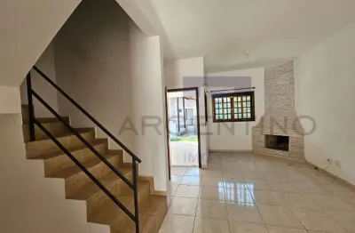 Casa em világio com 2 dormitórios (1 suíte), varanda e lareira!