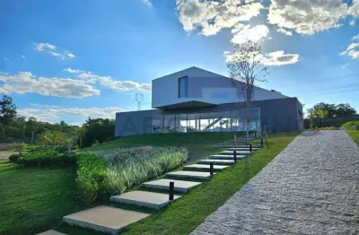 Casa moderna e decorada à venda no condomínio terras de são josé ii