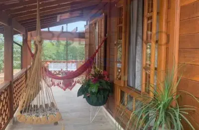 Um refúgio no bairro do taboão com poço artesiano e amenidades exclusivas!