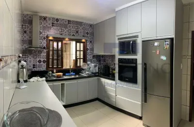 Casa com 3 quartos à venda na Rua Raposo Tavares, Vila Cecília, Mogi das Cruzes
