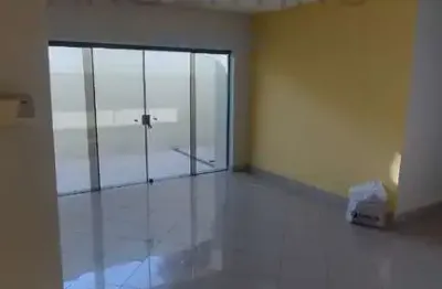 Casa térrea, espaçosa e aconchegante na vila oliveira!