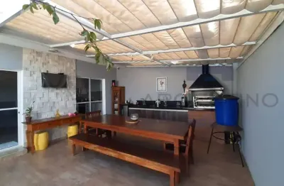 Casa térrea com 3 dormitórios, suíte e área gourmet - elegância e conforto!