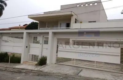 Lindo Sobrado Contemporâneo em Terreno de Esquina com 600 m²