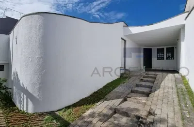 Excelente casa térrea, no coração da vila oliveira.