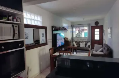 Linda casa de esquina com 3 quartos e garagem - pronta para morar!