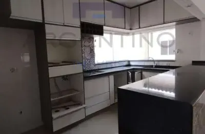 Sobrado à Venda e Locação no Condomínio Parque das Figueiras!