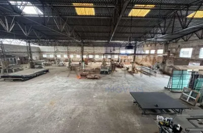 Area industrial a venda com galpao em localizacao estrategica