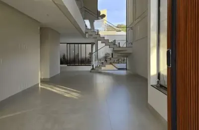 Casa em condomínio fechado com 4 quartos à venda na Avenida Puerta Del Sol, Jardins Madri, Goiânia