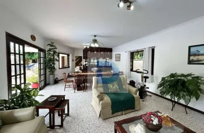 Casa com 5 dormitórios à venda, 291 m² por r$ 2.200.000,00 - praia pernambuco - guarujá/sp