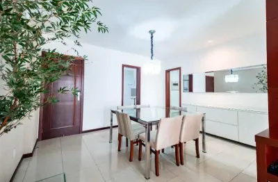 Apartamento de 03 qtos sendo 01 suíte na praia do canto/ vitória.es