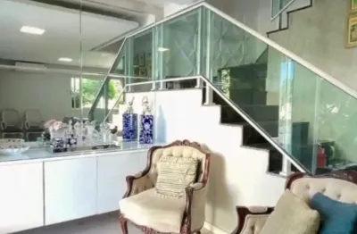 Casa duplex em condomínio fechado com 3 suítes e deck privativo – luciano cavalcante