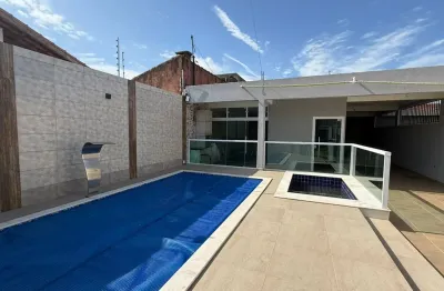Casa moderna com área de lazer completa a 500m da praia – jardim regina, itanhaém/sp ️no jardim regina em itanhaém - com fino acabamento!
