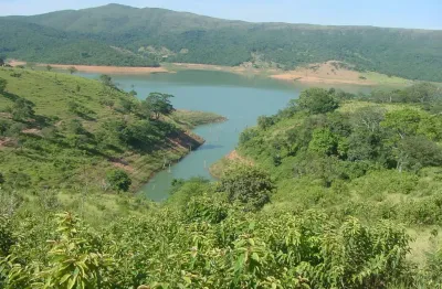 Terreno à venda na Rua Doutor Passos Maia, Araúna, Guapé