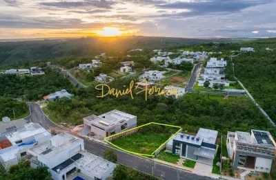 Lote murado e terraplanado com 1.027 m² - condomínio santa monica - jardim botânico - df