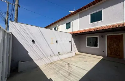 Duplex charmoso à venda no coração do coqueiral – 2 quartos, garagem e excelente localização!