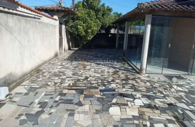 Casa ampla com 4 quartos, suíte e excelente localização em são vicente!