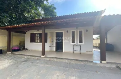 Ótima casa linear na praça da bandeira - araruama/rj