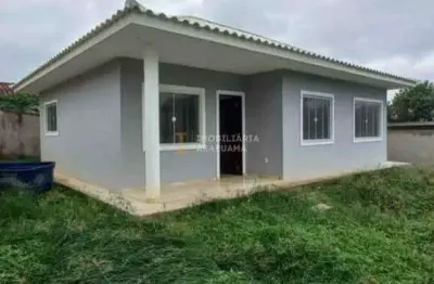 Casa à venda: 02 quartos(01 suíte), sala, cozinha, 2 banheiros, área de serviço