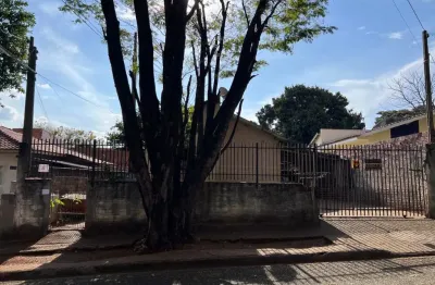 Terreno com 2 casas em maringa , otima para construção de geminada
