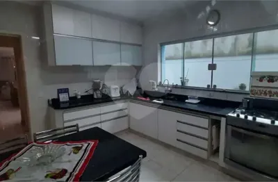 Sobrado à venda com 4 quartos, sendo 1 suíte,  em vila lucia, são paulo - sp